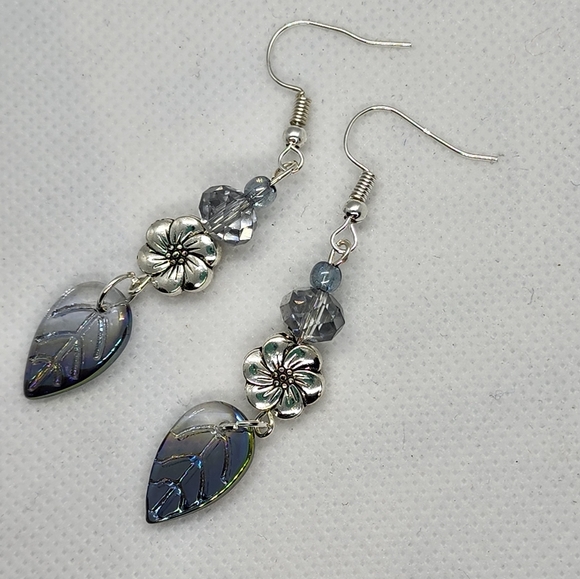 Handmade silver and blue-gray glass leaves. - Picture 2 of 3